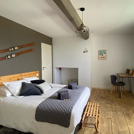 Les Des 3 Chouettes Bed and breakfast