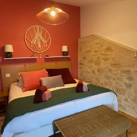 Les Des 3 Chouettes Bed and breakfast