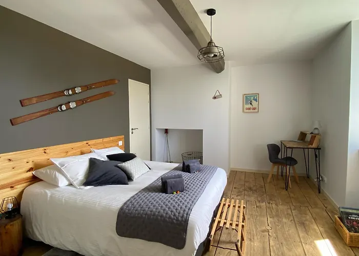 Les Des 3 Chouettes Bed & Breakfast